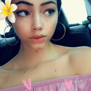 Meet your Posher, Desiree